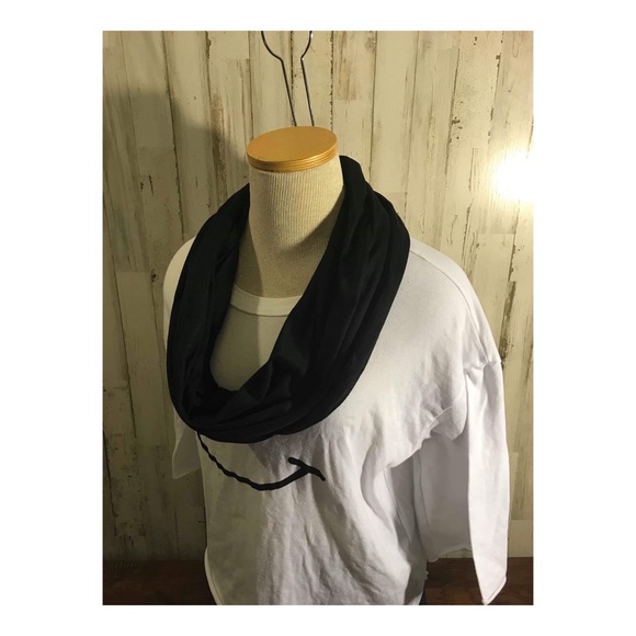 2-pack infinity scarves with zipper pocket - Picture 5 of 7